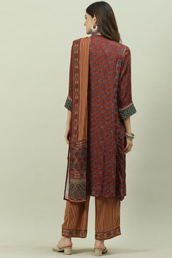 Maroon and Green Viscose Flared Kurta Palazzo Suit Set image number 4