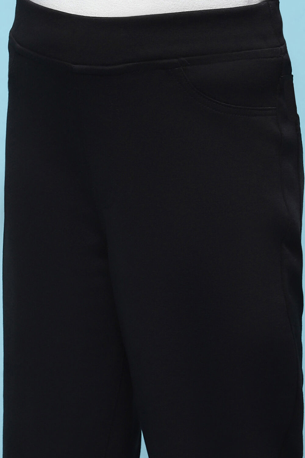 Black Cotton Lycra Skinny Jeggings image number 1