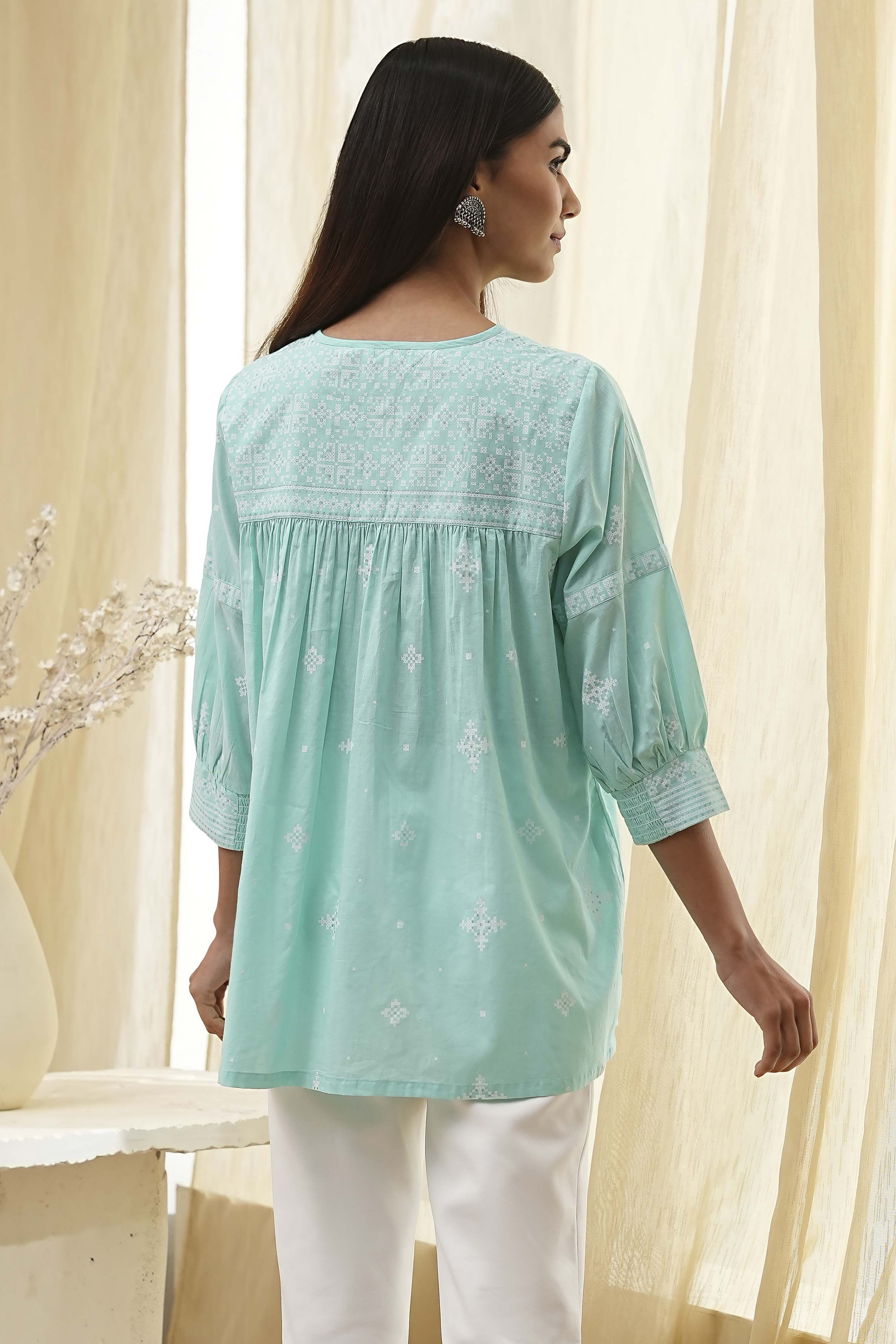 Aqua Cotton Straight Shirt-Style Short Kurta image number 3