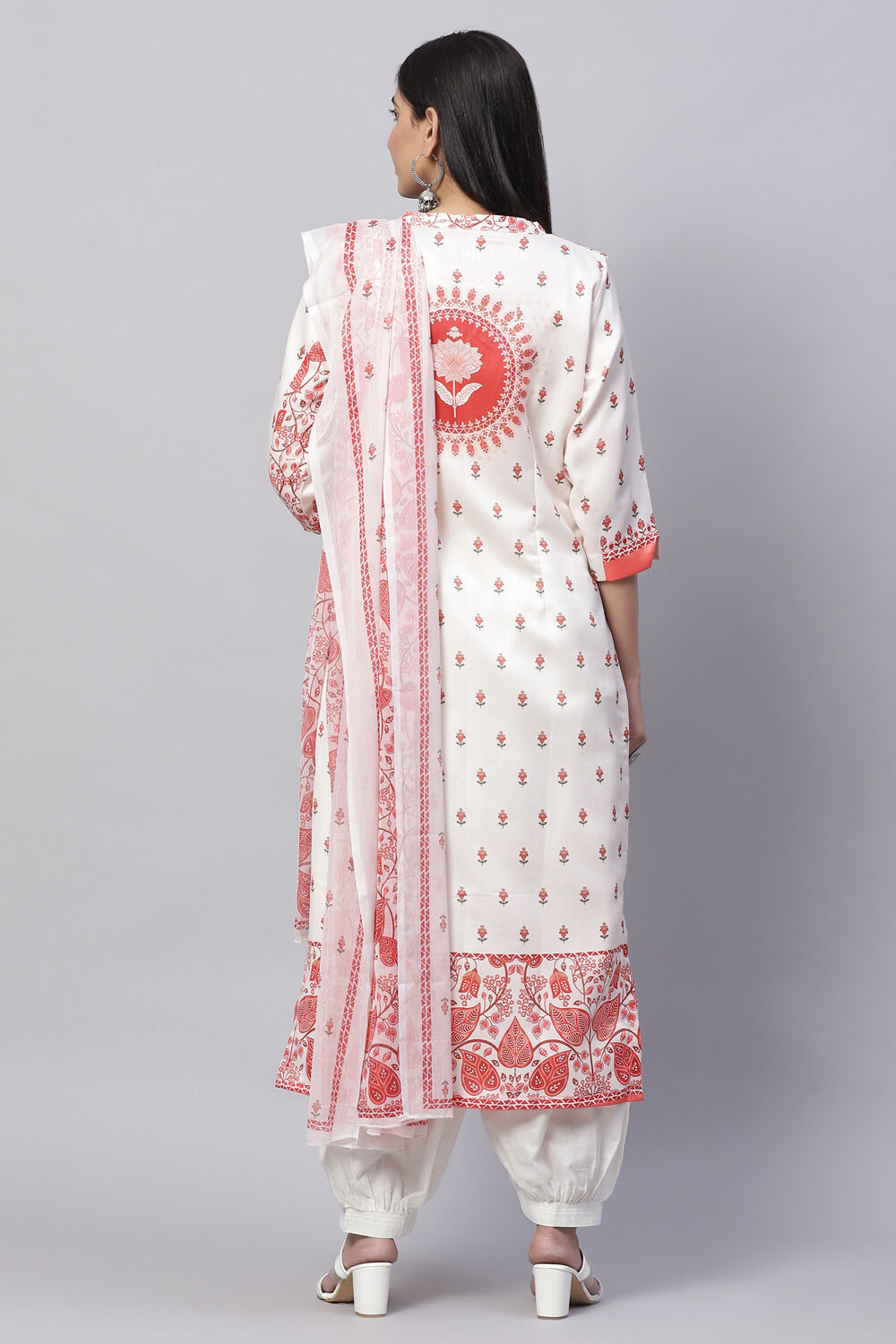 Off White Cotton Blend Digital Print Unstitched Suit Set image number 4