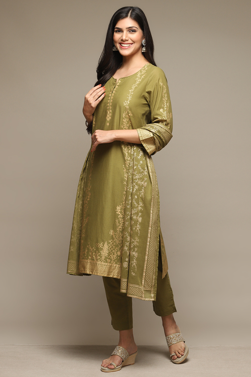 Red Cotton Straight Kurta Pants Suit Set image number 5