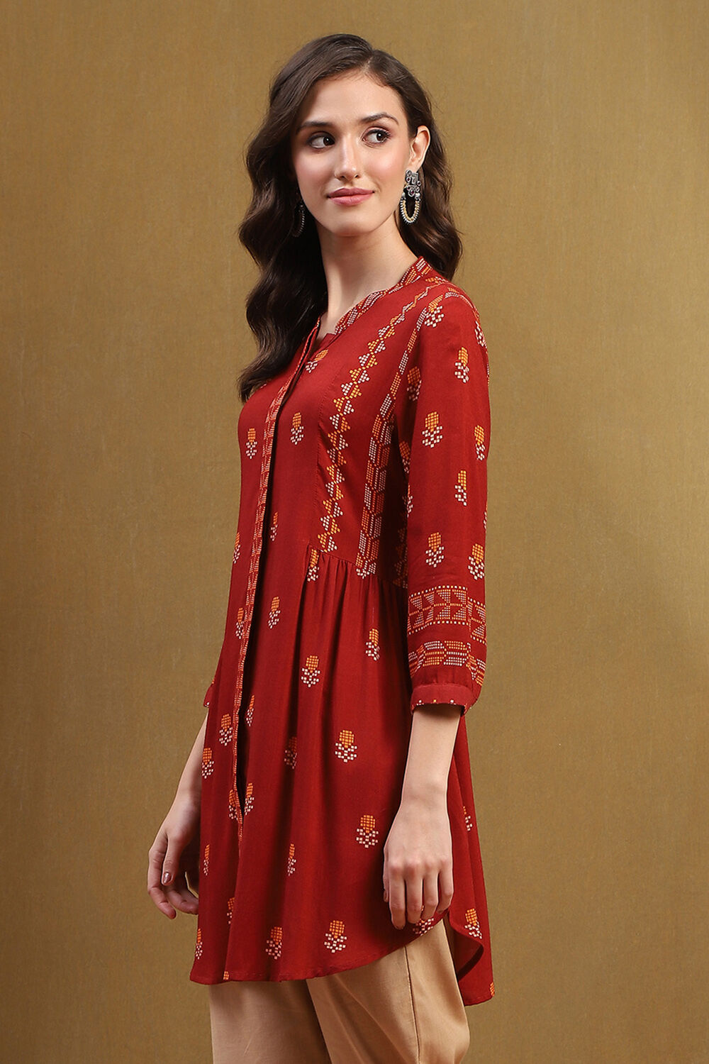 Navy Blue Floral Printed Gathered Short Kurta image number 2