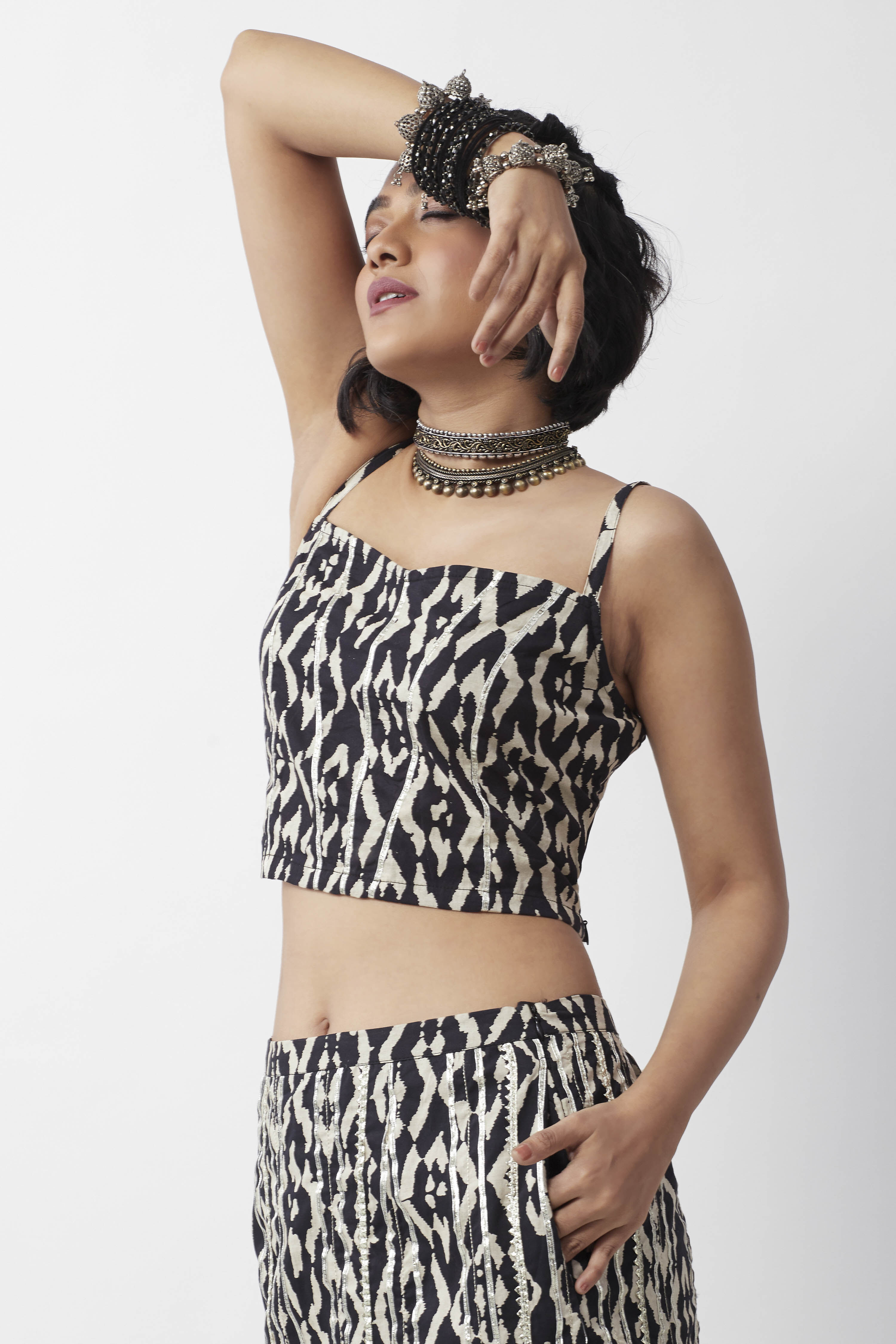 Black Cotton Printed Straight Crop Top image number 3