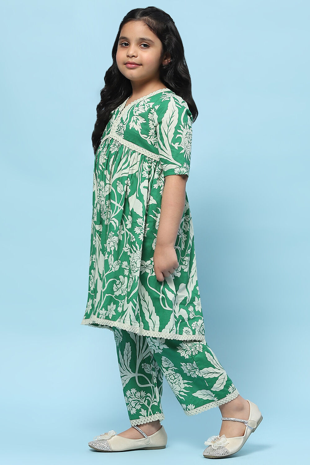 Green Cotton Floral Gathered Kurta and Palazzo Set image number 3