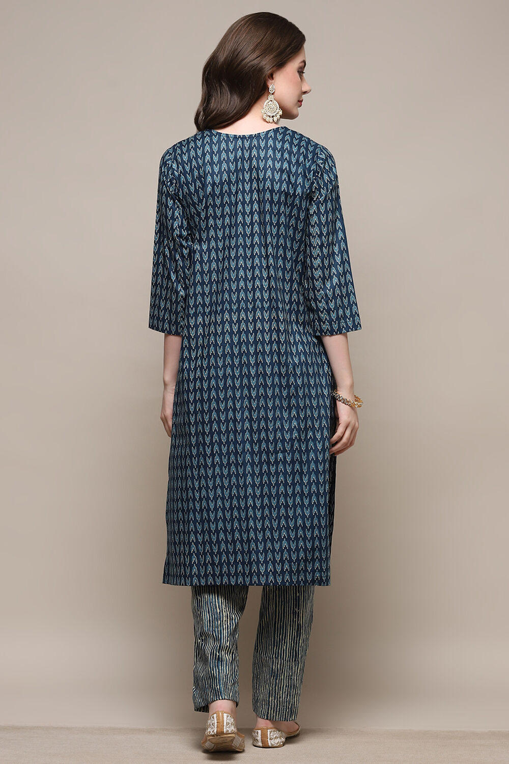 Green Cotton Screen Printed Unstitched Suit Set image number 6