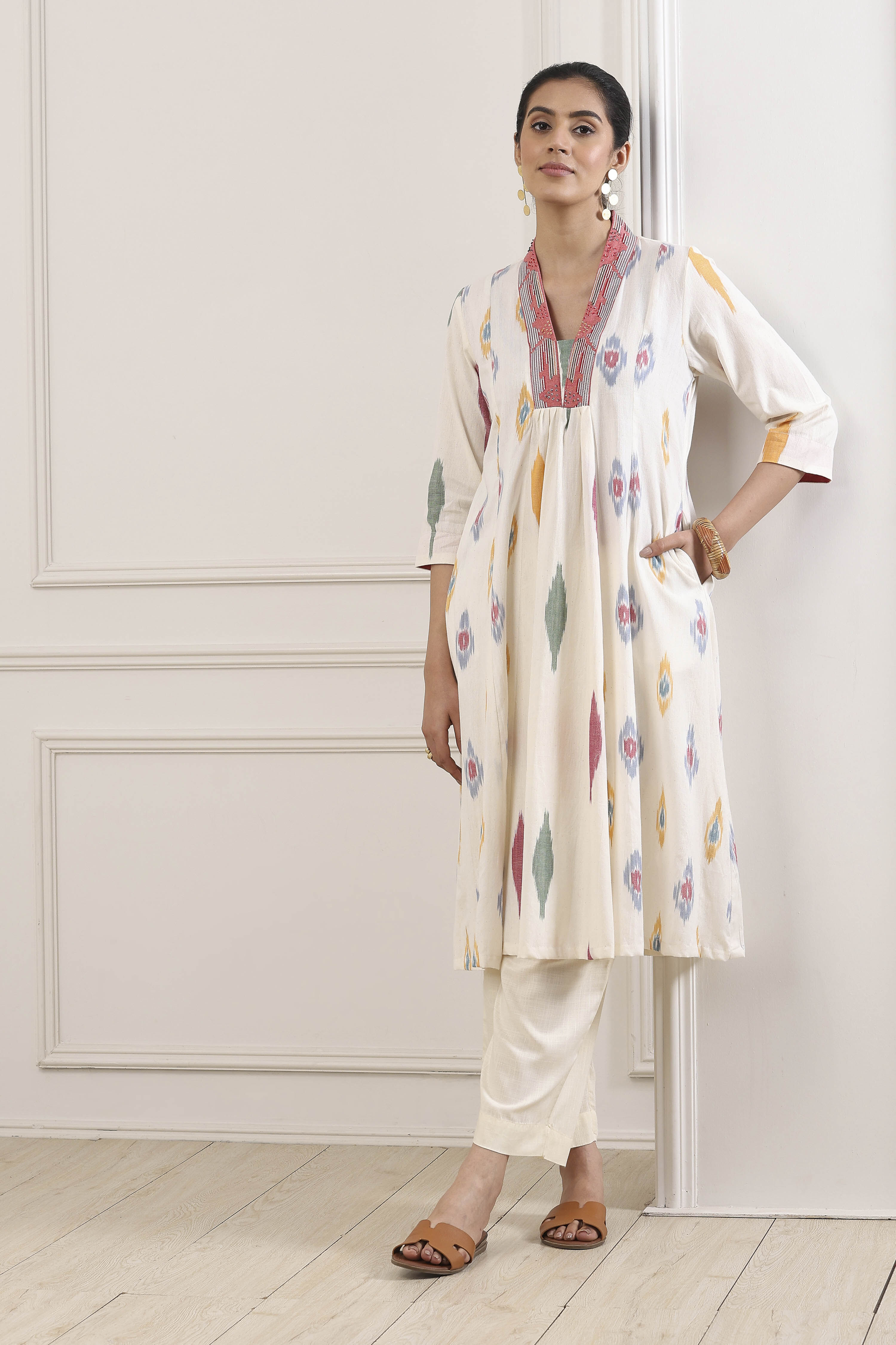 Off White Cotton A-Line Kurta image number 6