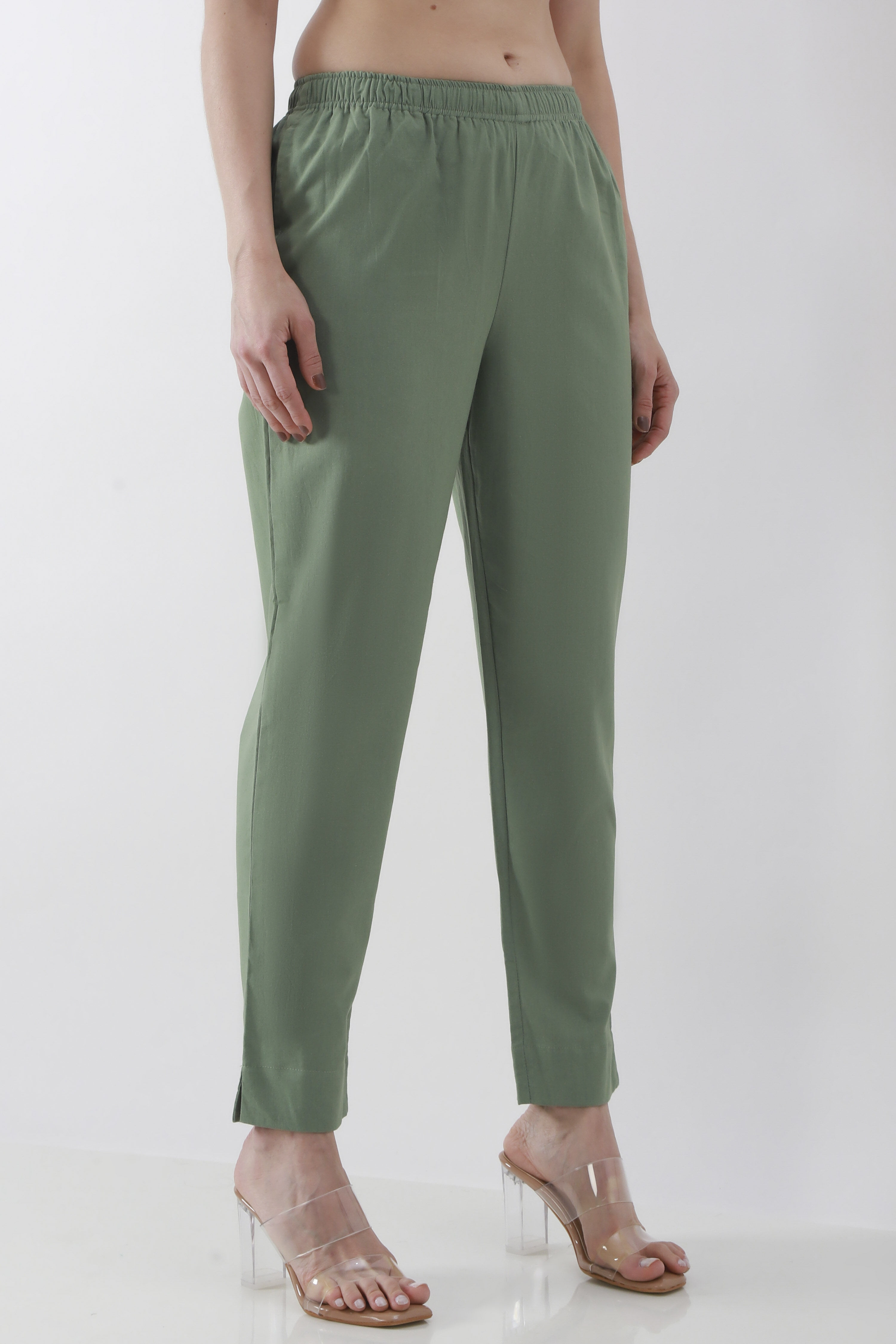 Green Cotton Solid Fitted Pants image number 3