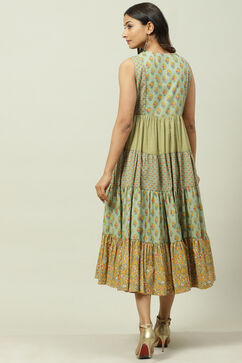 Green Cotton Flared Fusion Printed Dress image number 4