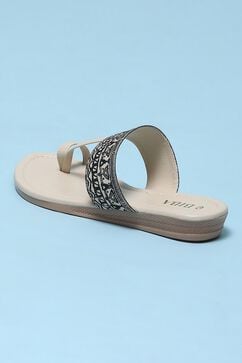 Beige Fabric Ring Toe Sandals image number 4