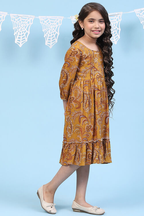 Yellow Rayon A-Line High Low Kurta image number 3