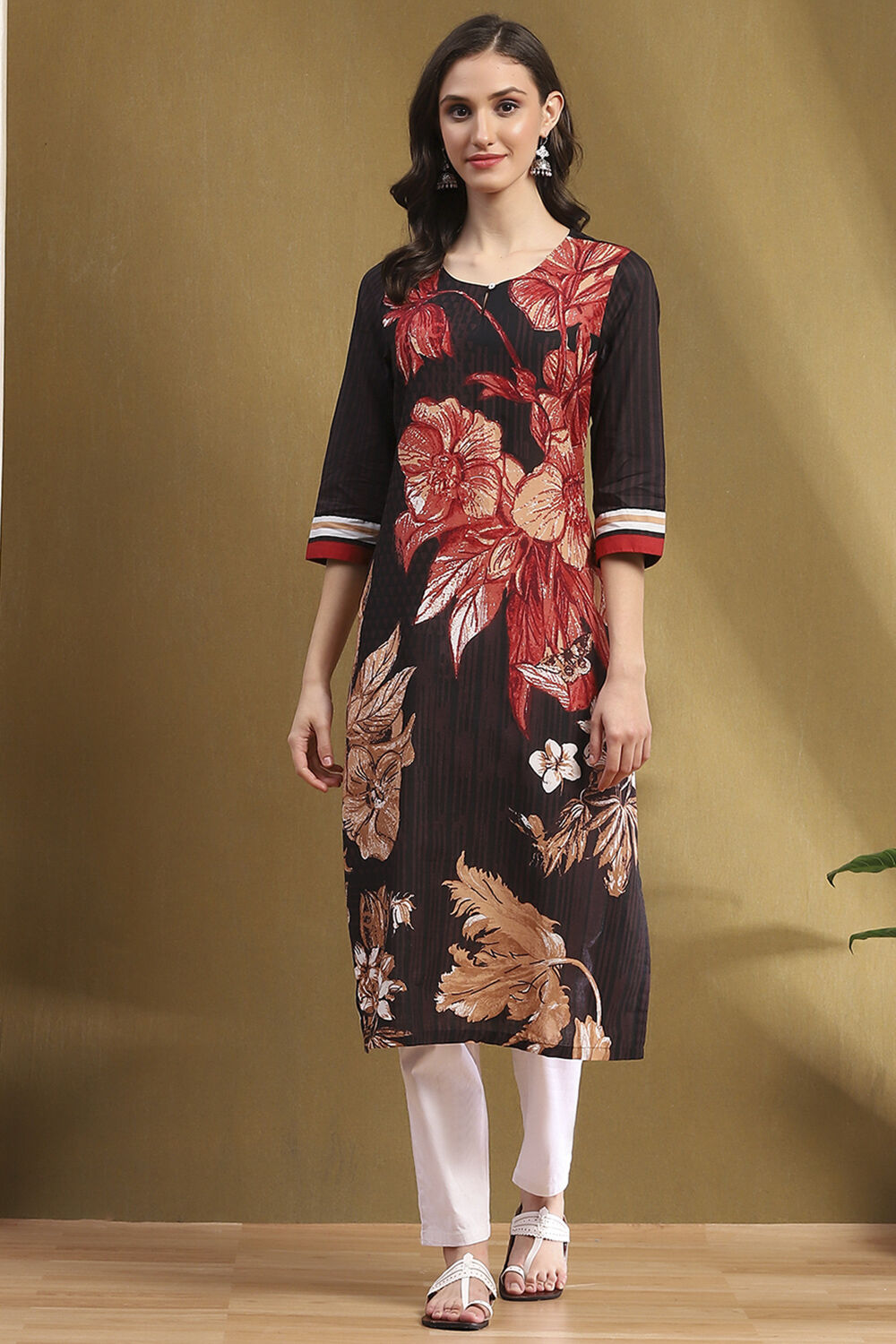 Chocolate Brown Cotton Floral Hand-Block Printed Straight Kurta image number 5