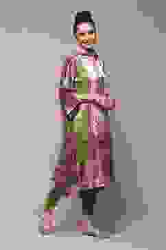 Green Silk Straight Kurta Slim Pant Suit Set image number 6