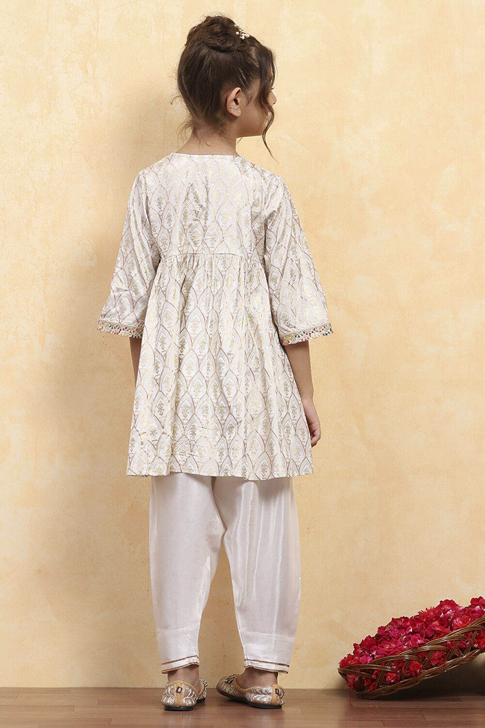 White Viscose Rayon Printed Anarkali Kurta Pants Set image number 4