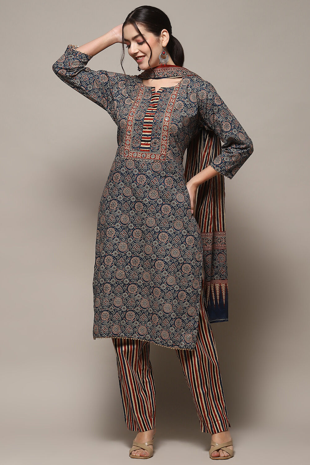 Blue Cotton Unstitched Suit set image number 8