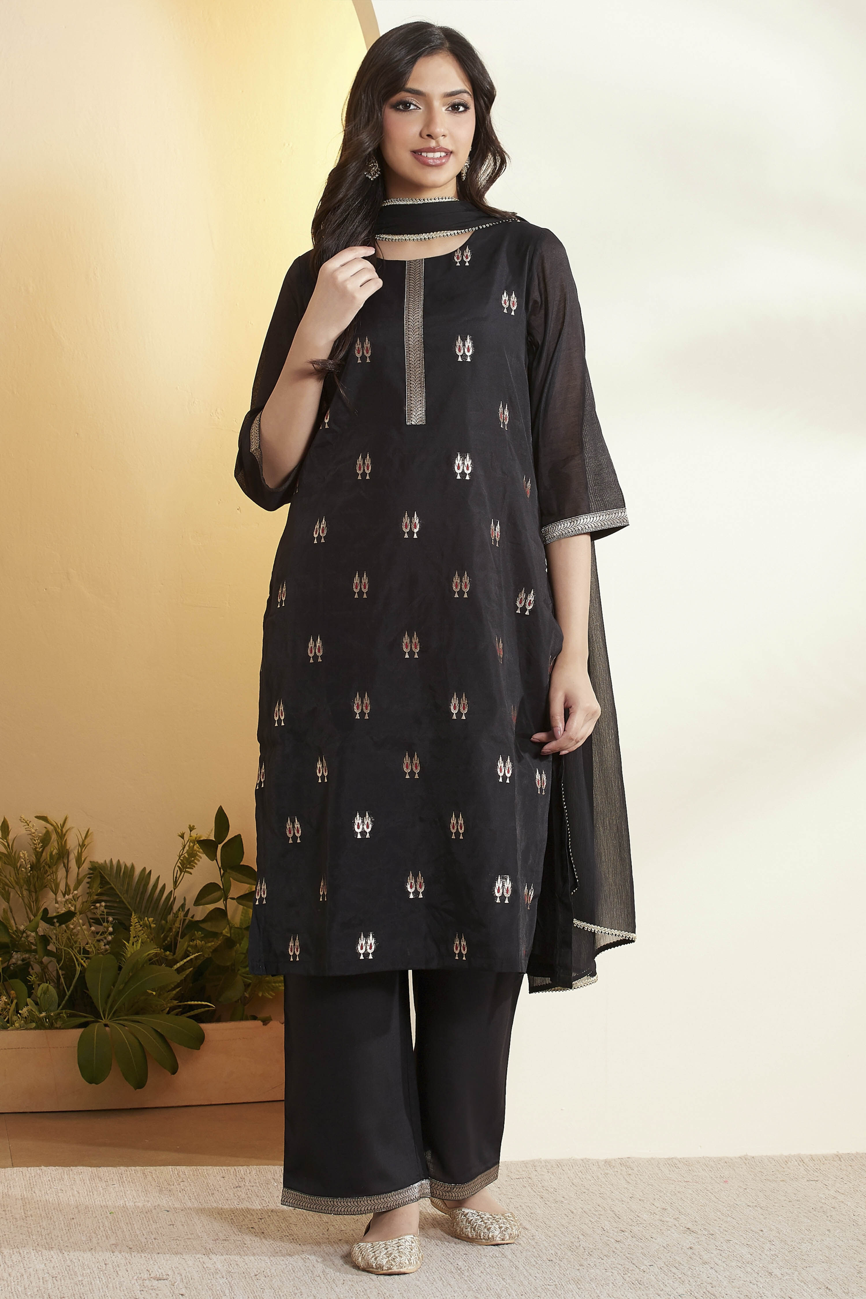 Black Yarndyed Straight Kurta Set image number 7