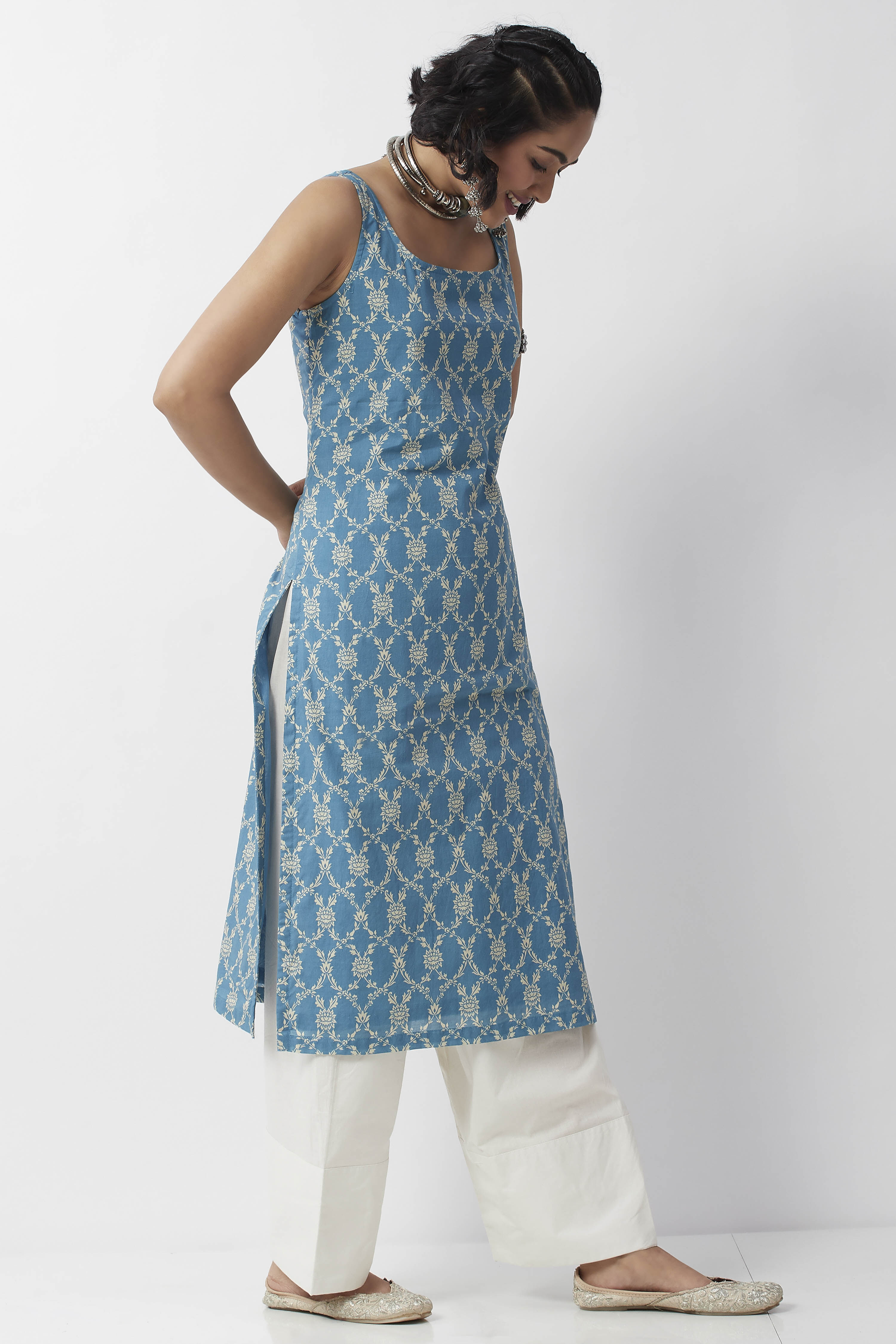 Teal Blue Cotton Floral Printed Straight Kurta image number 4