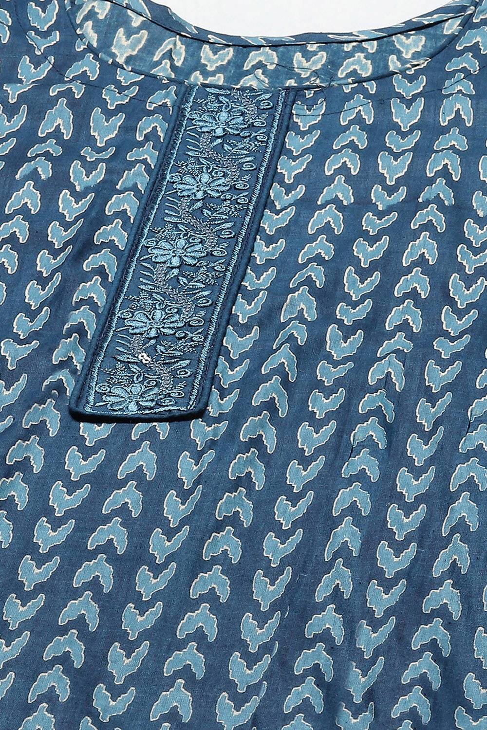 Green Cotton Screen Printed Unstitched Suit Set image number 2