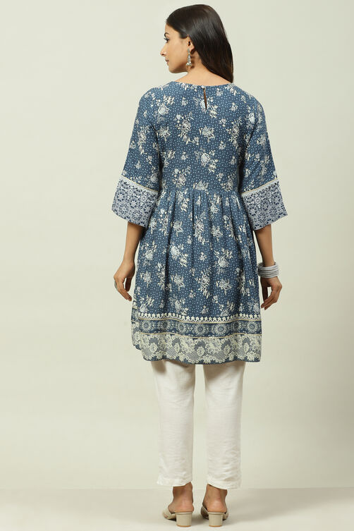 Navy LIVA Flared Printed Kurti image number 4