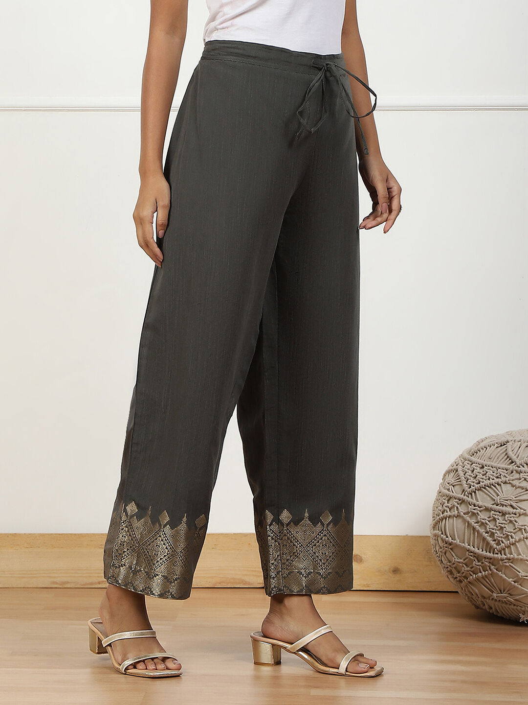 Blue Jacquard Solid Straight Palazzo Pants image number 3