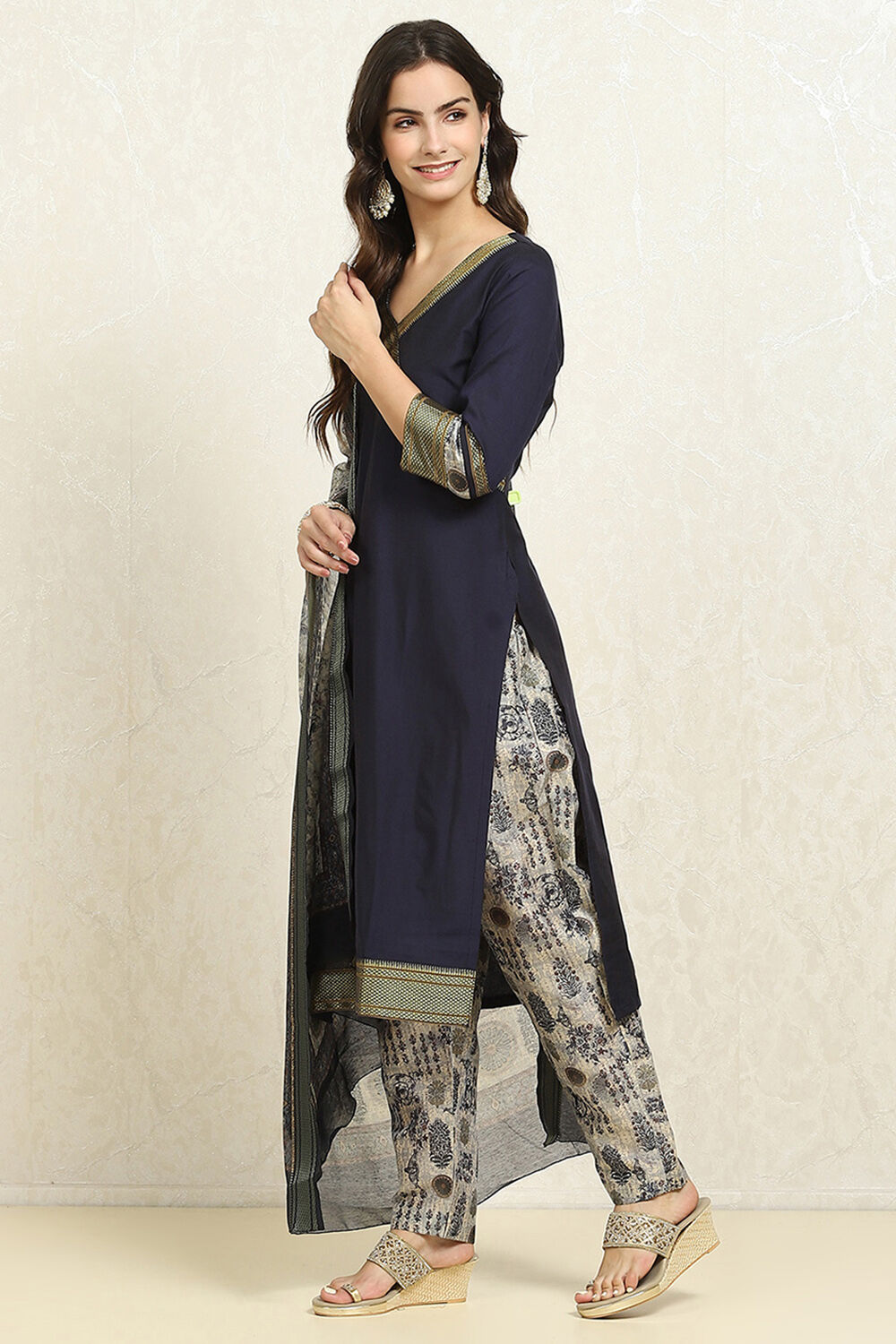 Maroon Cotton Handloom Unstitched Suit Set image number 4