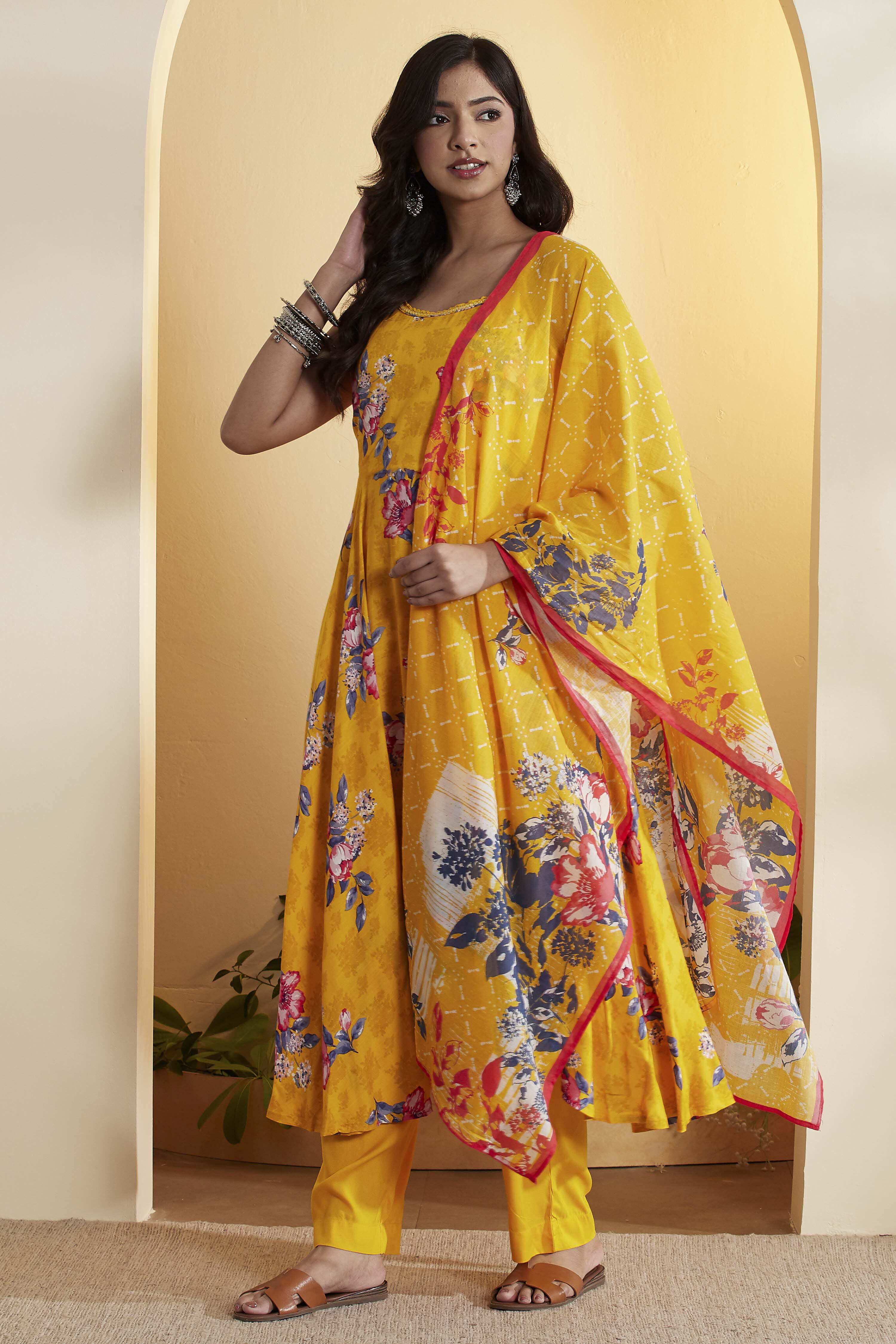 Yellow Viscose Rayon Straight Fusion Set image number 3