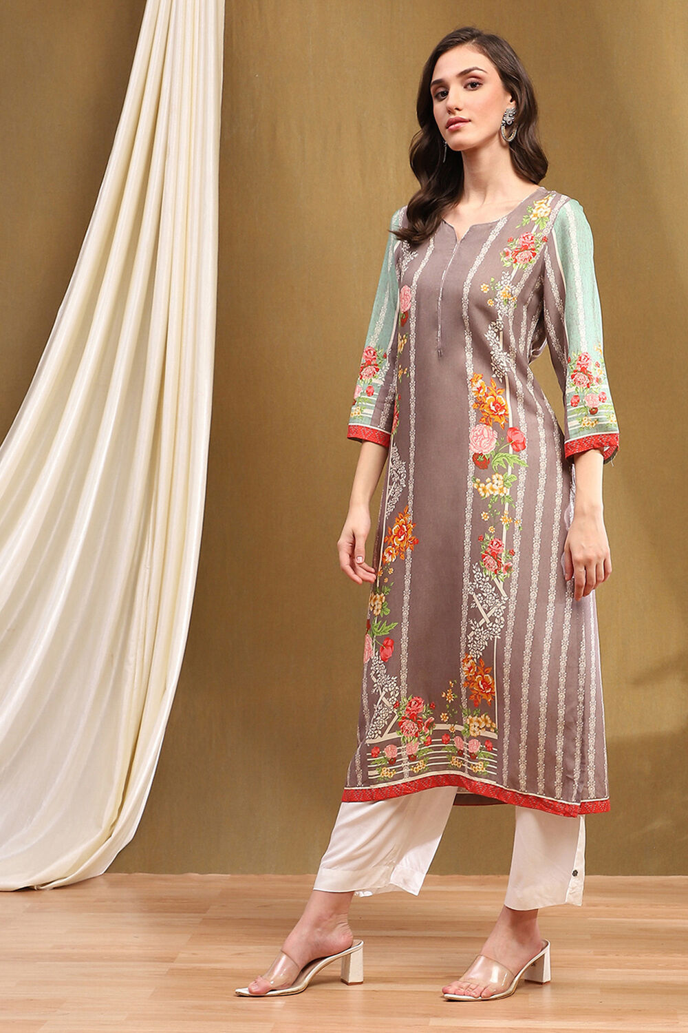 Grey Floral Block-Printed Regular Fit Straight Kurta image number 2