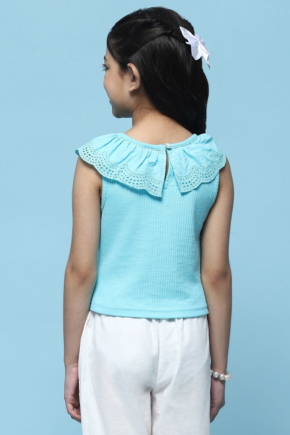 Pink Sleeveless Top With Schiffli Lace Detail image number 3