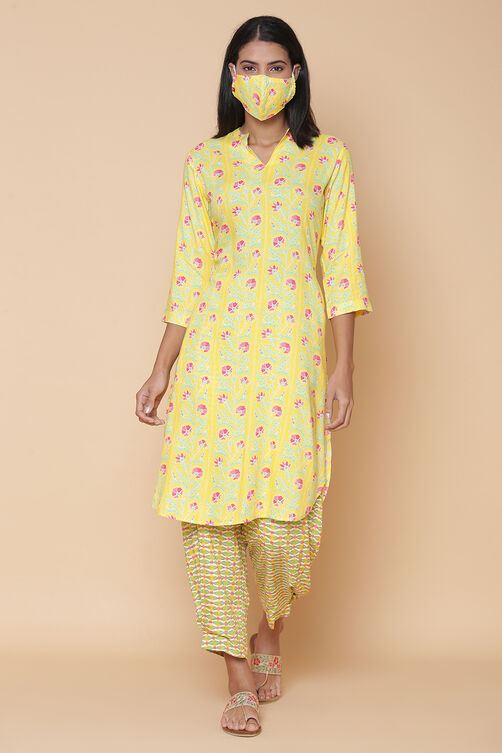 Yellow Rayon Straight Kurta Pants Set image number 4