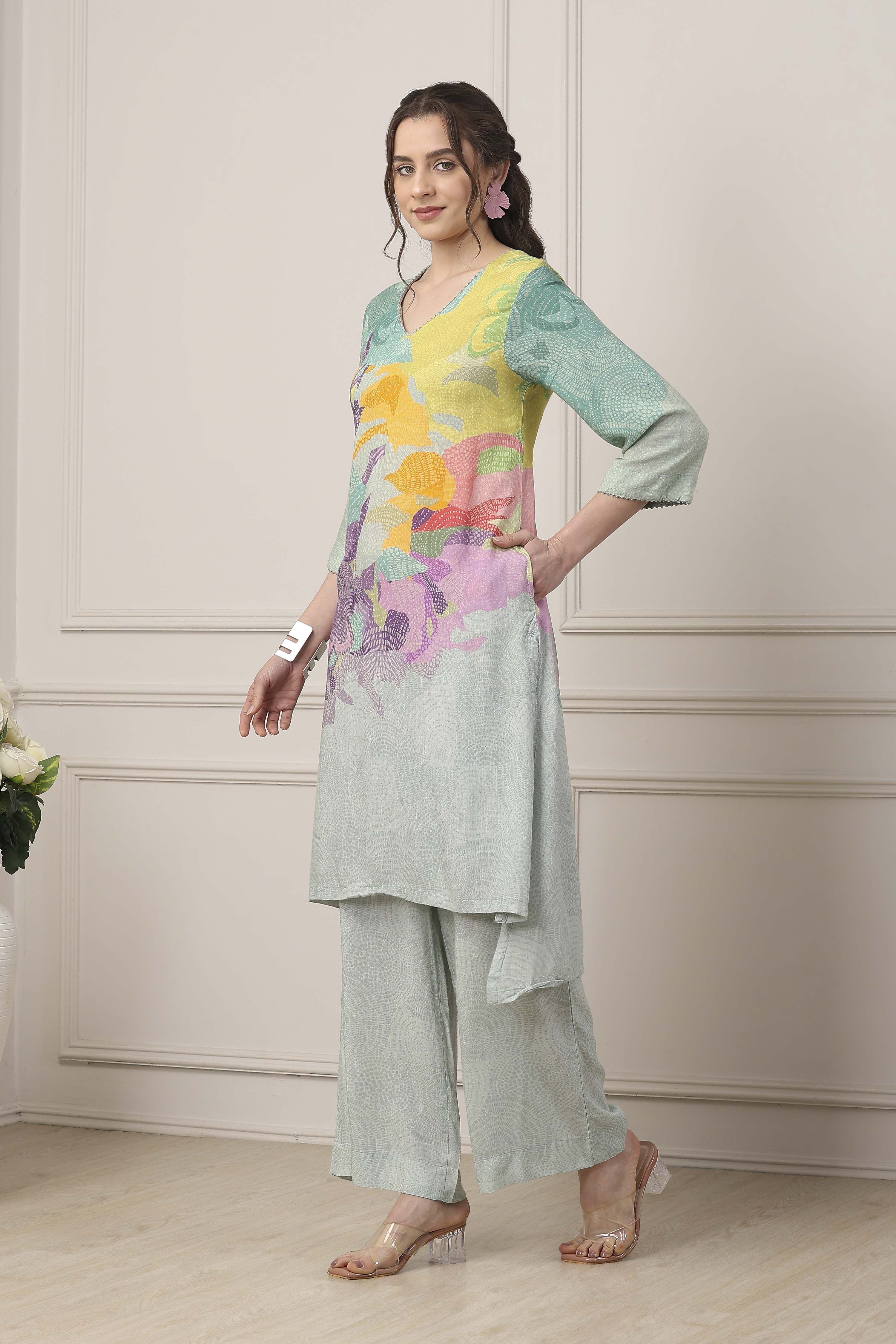 Green Abstract Printed Straight Suit Set image number 3