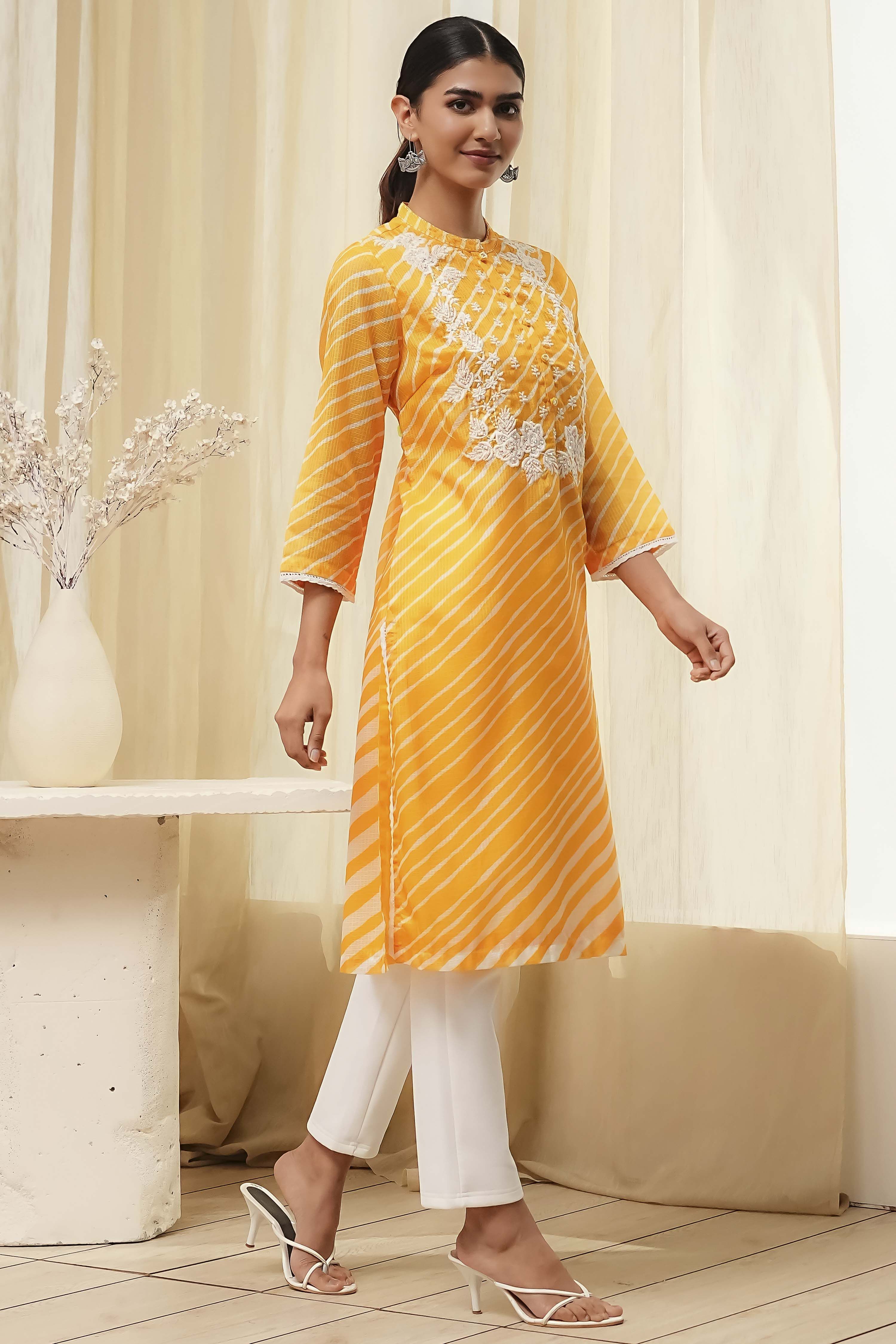 Coral Polyester Straight Kurta image number 4