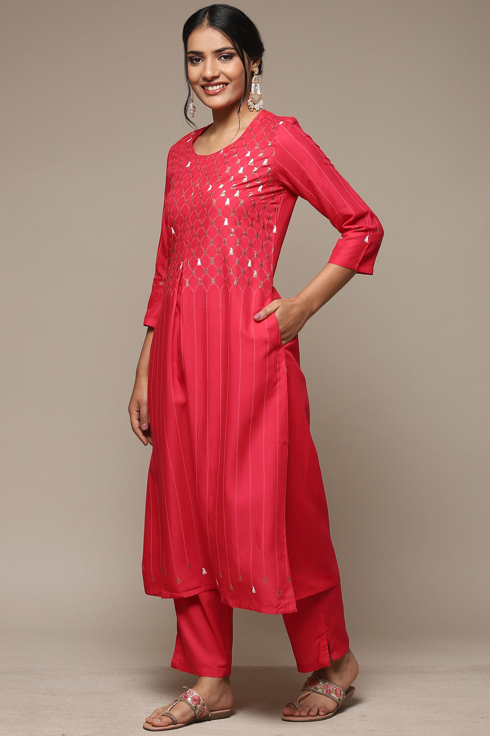 Fuschia Rayon Straight Kurta Pant Suit Set image number 3