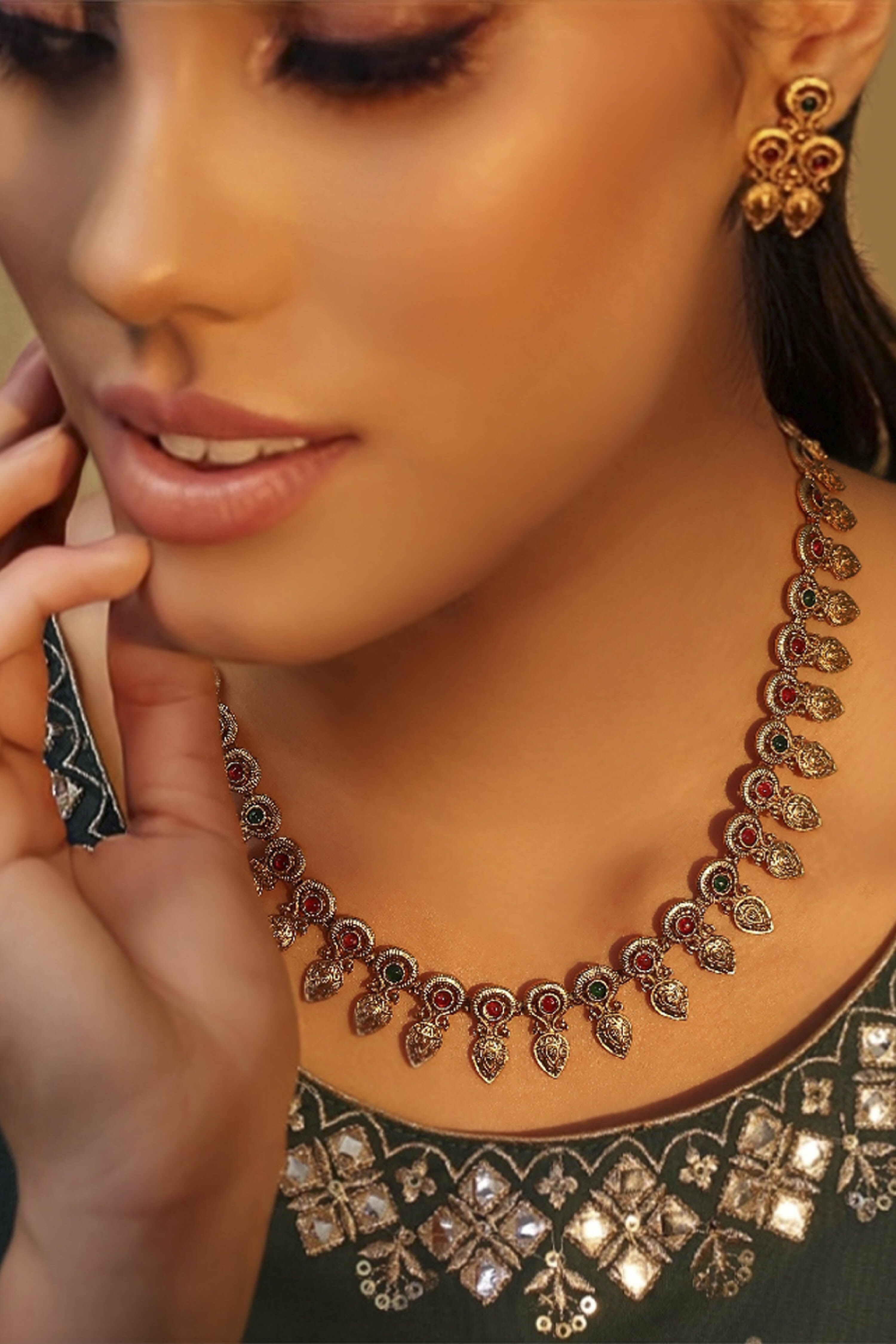 Gold Necklace Set image number 1
