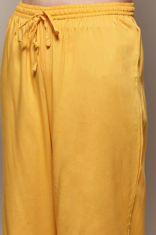 Yellow Polyester Straight Suit Set image number 2