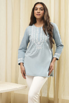 Blue Cotton Embroidered Straight Short Kurta image number 6