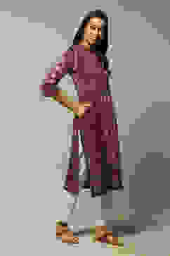 Maroon Poly Metallic Straight Printed Kurta image number 2