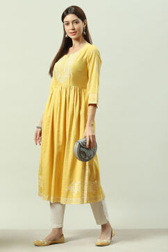 Yellow Poly Cotton Flared Printed Kurta image number 5