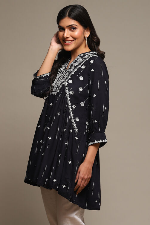 Black Rayon Printed Kurti image number 2