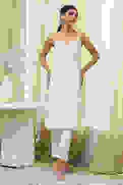 Off-White Embroidered Straight Kurta image number 6