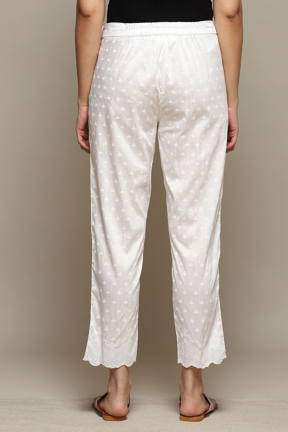 Gold Viscose Printed Narrow Pant image number 3