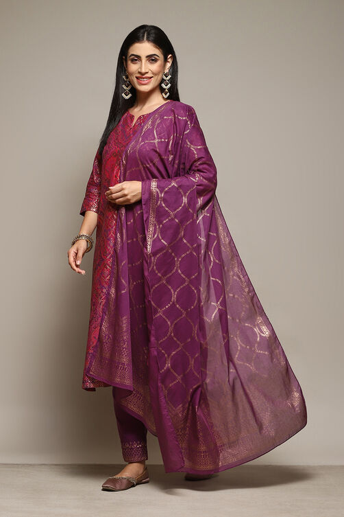 Purple Cambric Straight Printed Kurta Slim Pant Suit Set image number 5