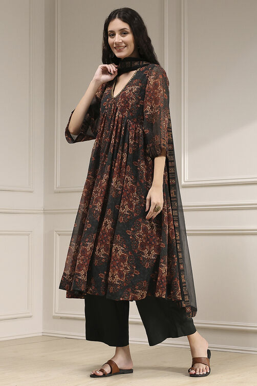 Charcoal Black Printed Gathered Suit Set image number 3