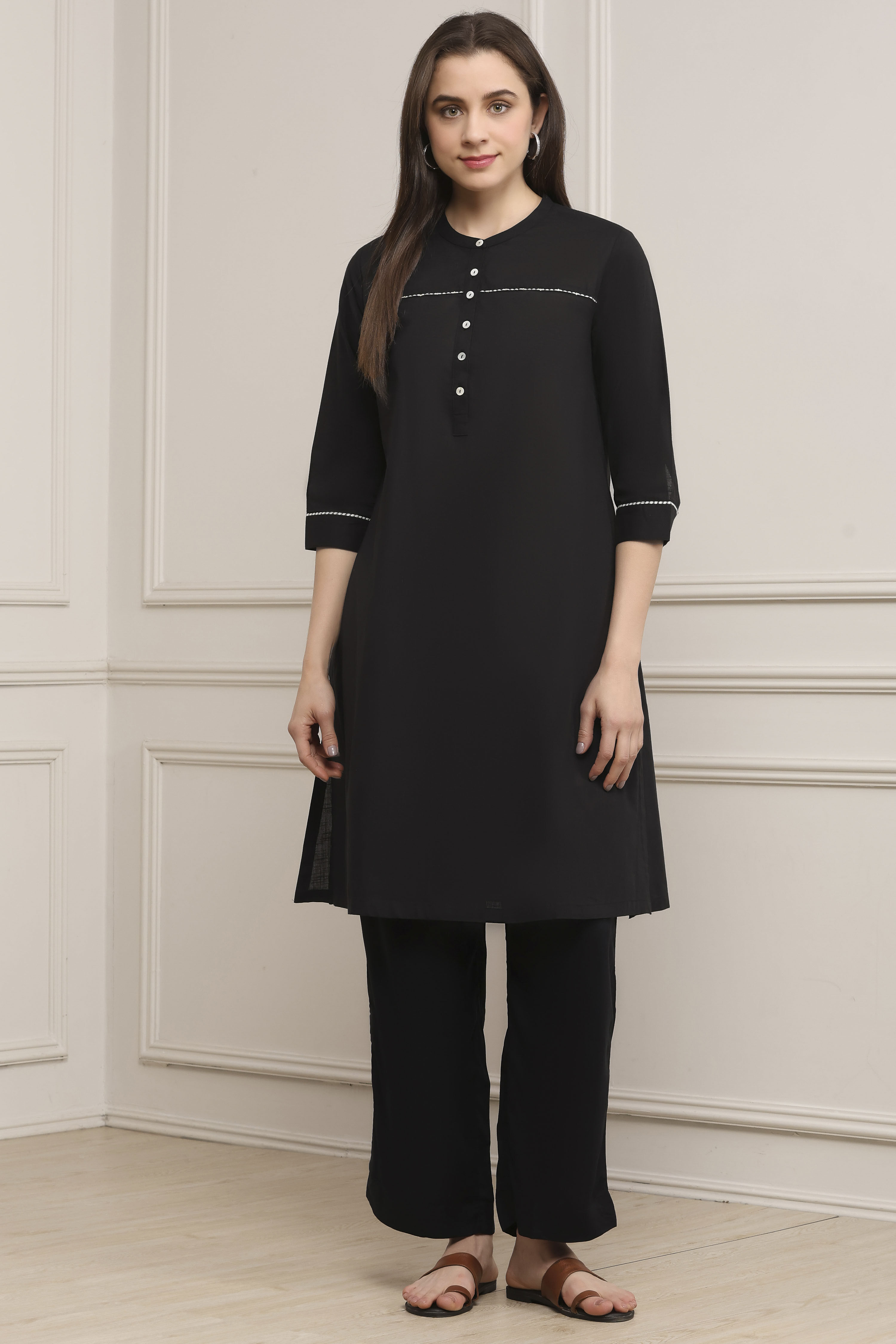 Black Cotton Solid Straight Kurta image number 5