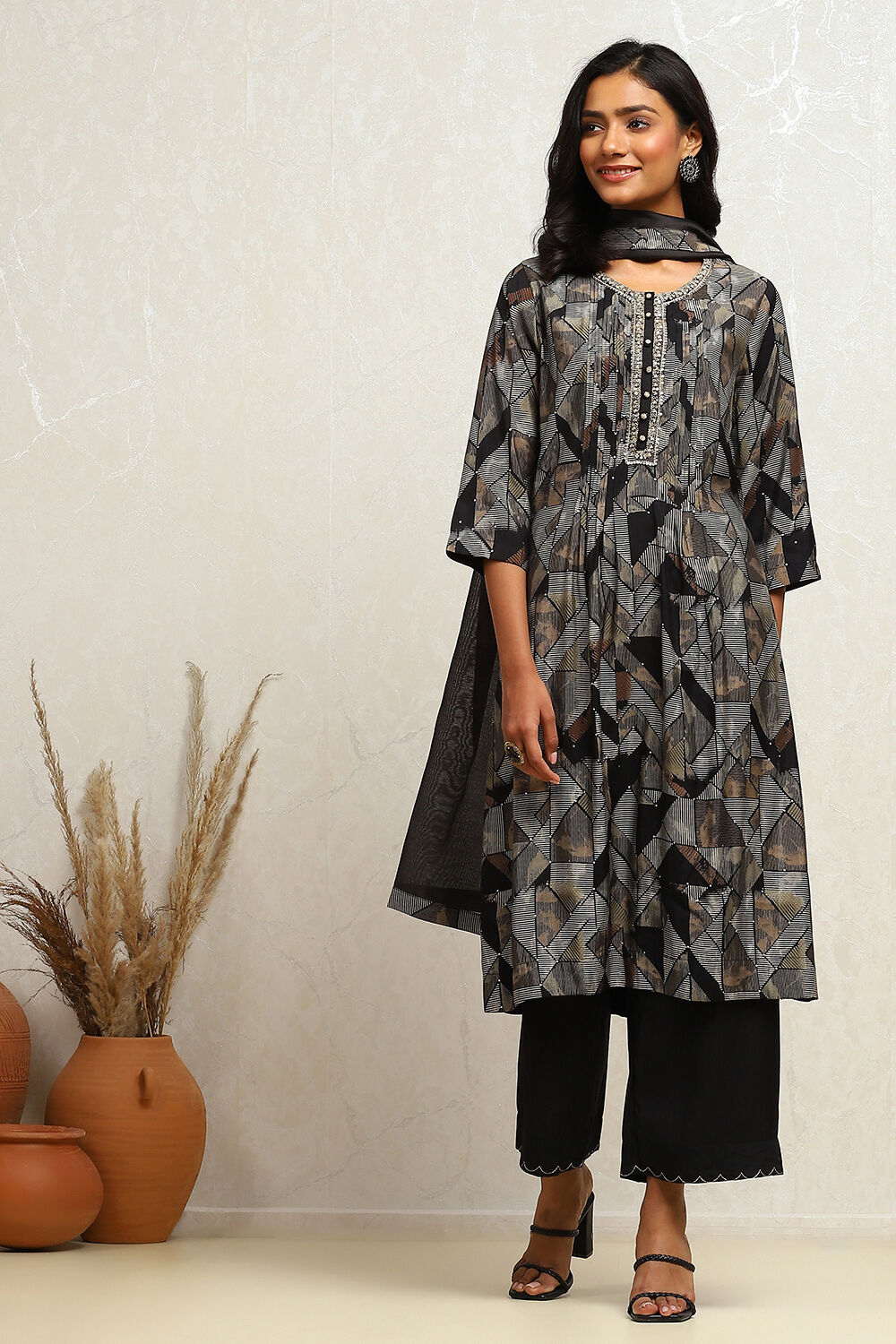 Black Modal Printed Gathered Suit Set image number 6