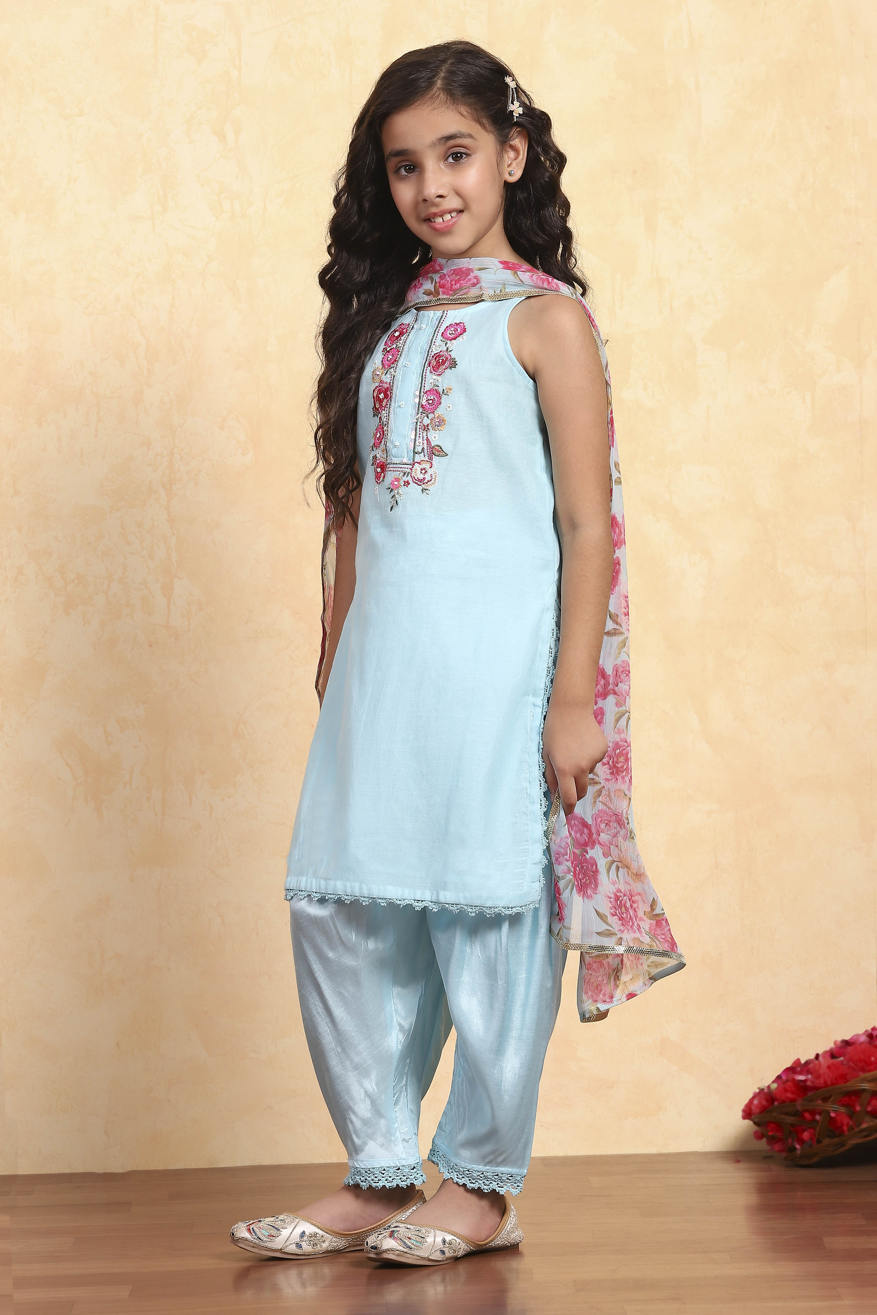 Dark Pink Polyester Straight Solid Suit Set image number 3