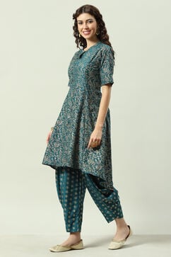 Peacock Green Printed Asymmetric Suit Set image number 3