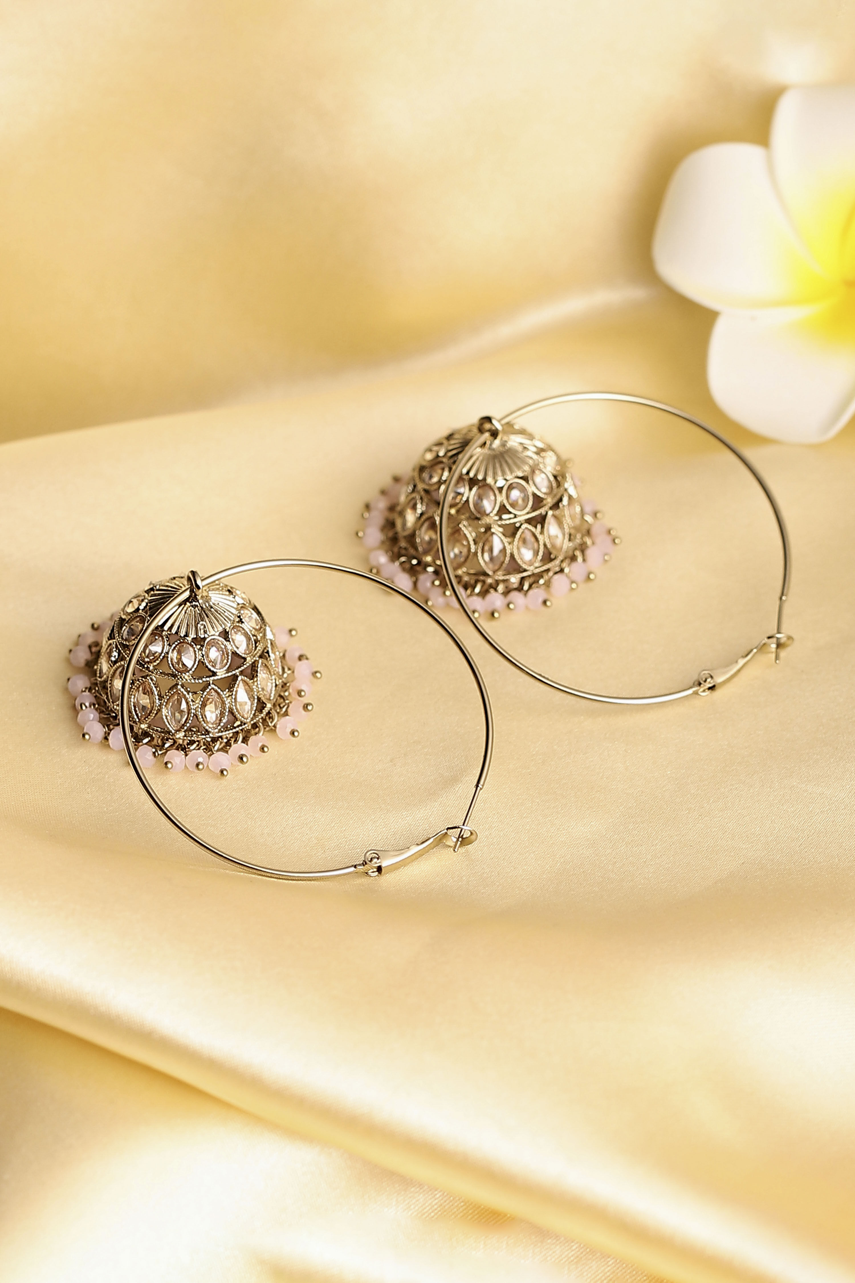 Light Pink Pearl Earrings image number 2