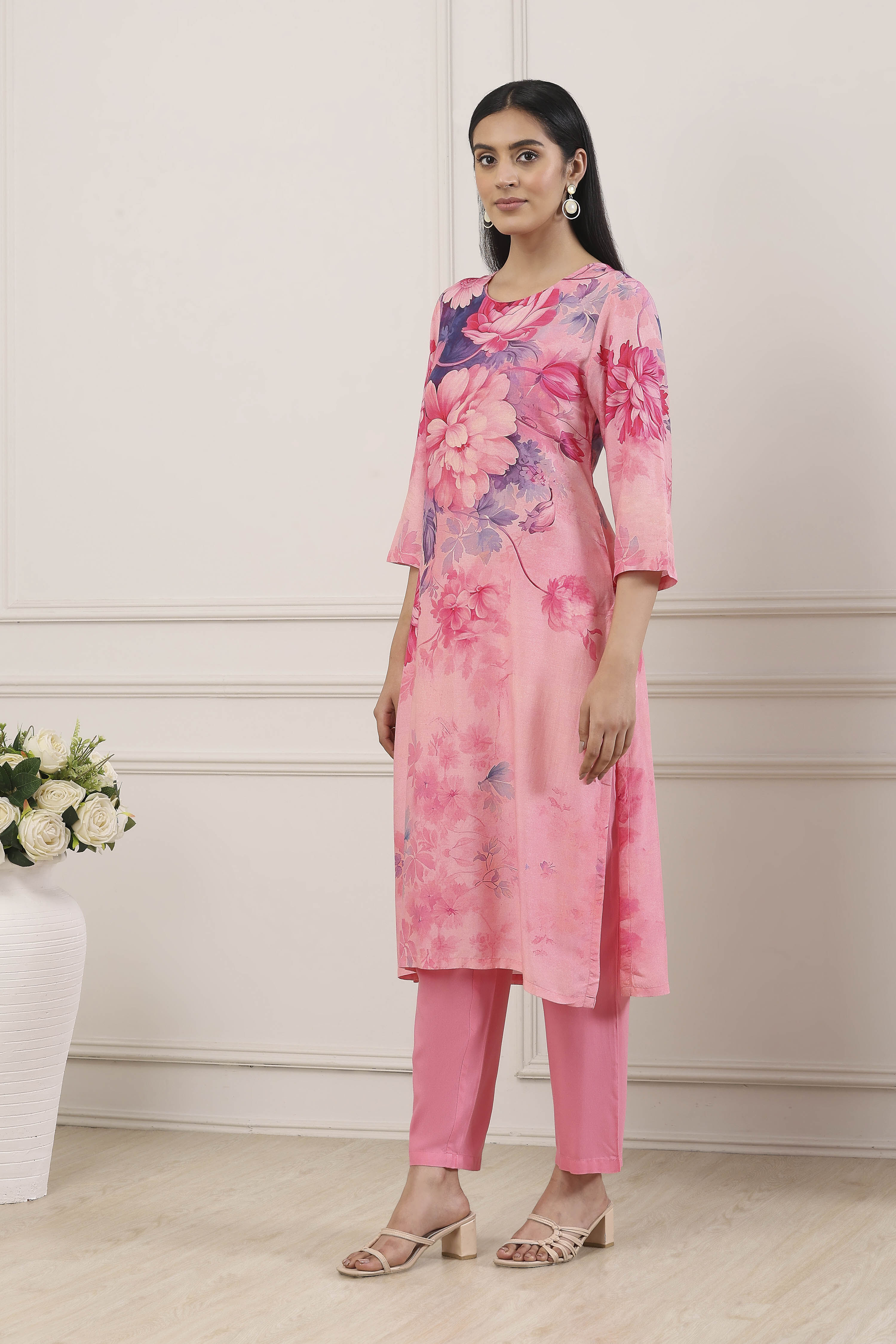 Pink Viscose Modal Straight Kurta Pants Set image number 3