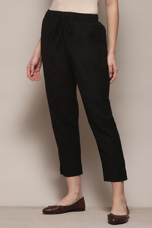 Black Cotton Blend Slim Solid Pants image number 2