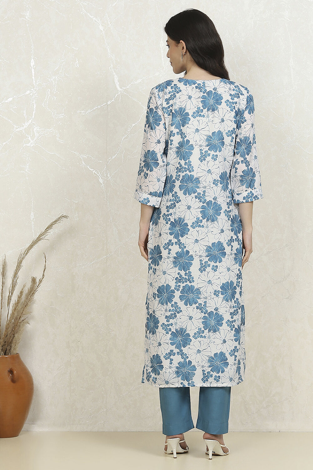 Blue Cotton Unstitched Suit Set image number 5