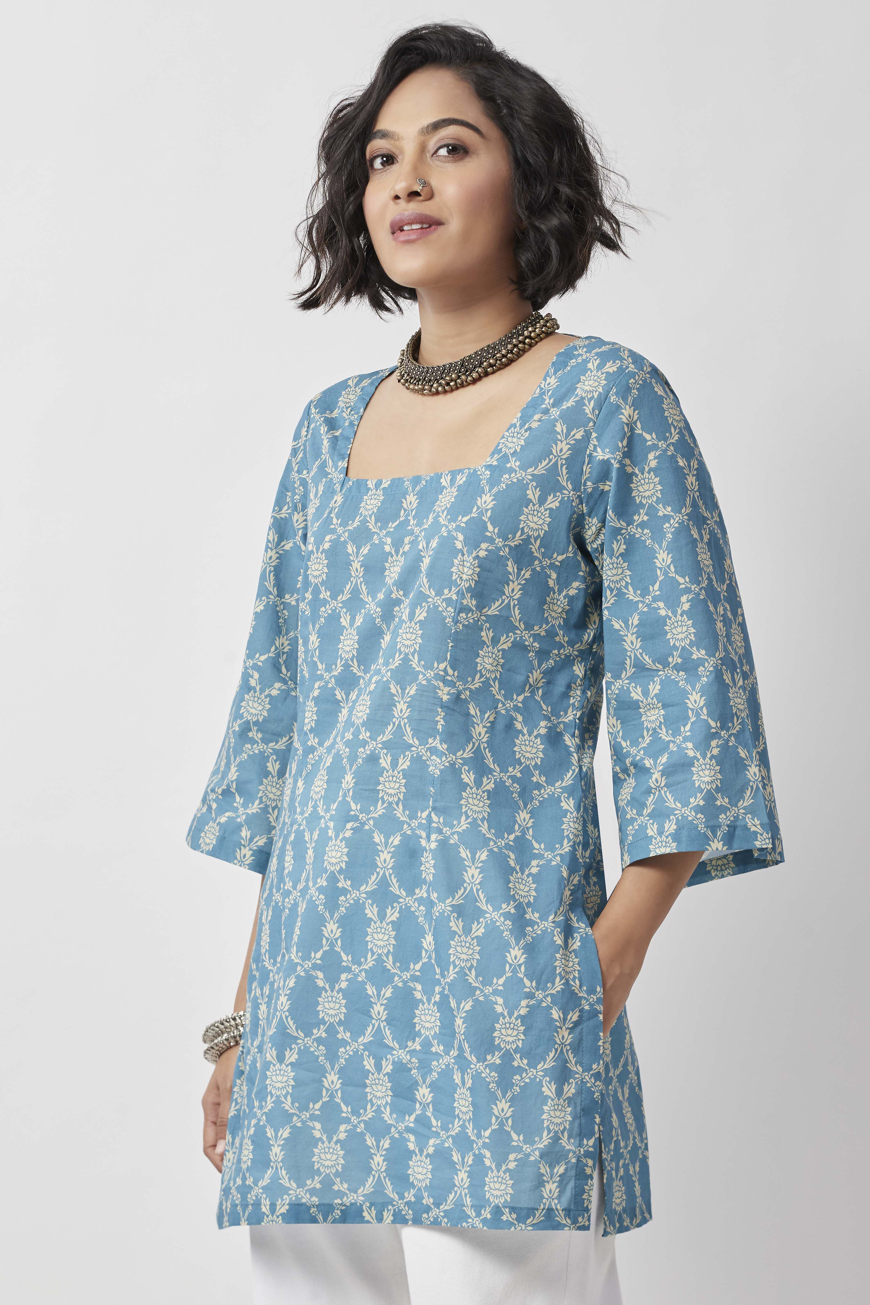 Blue Cotton Printed Straight Short Kurti image number 3